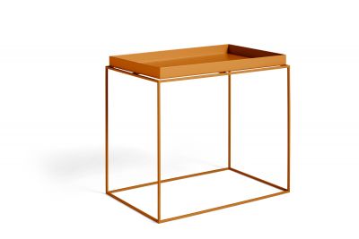 Moderner Tray Table L Beistelltisch von Hay in Toffee, minimalistisches Design für Wohnzimmer und Büro.